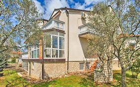 Apartments Anto 1598